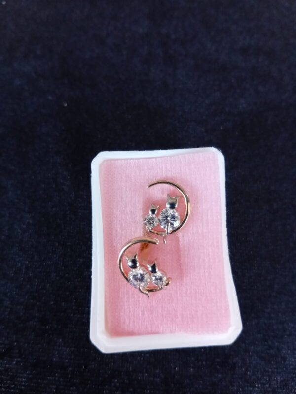 Arete poste mariposa oro laminado