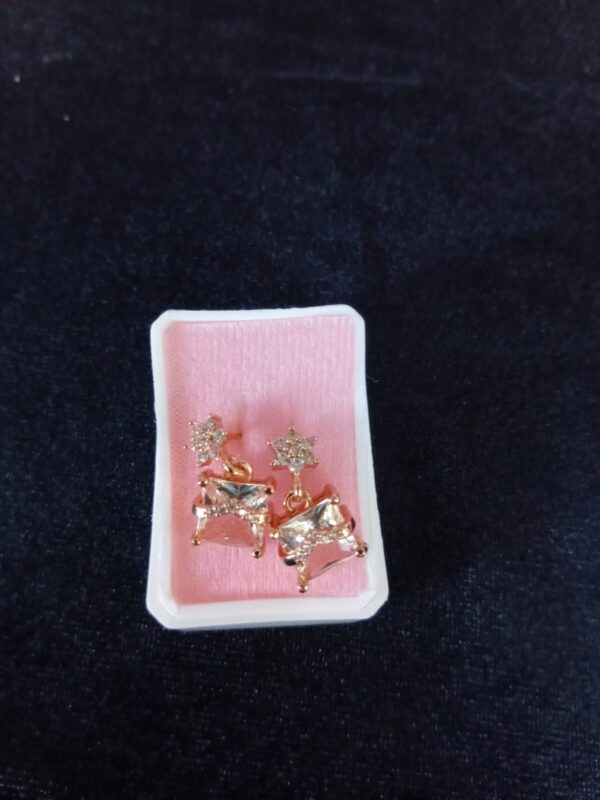 Arete poste mariposa oro laminado