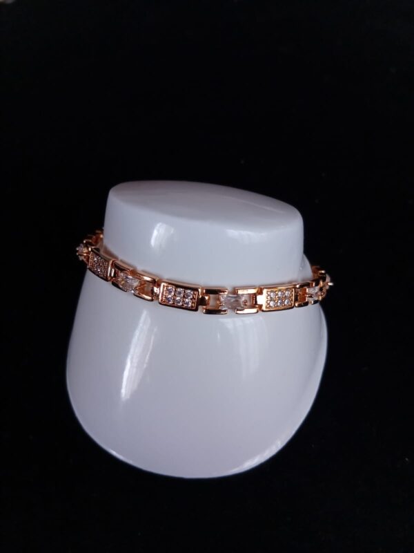 Pulsera zirconia  oro laminado