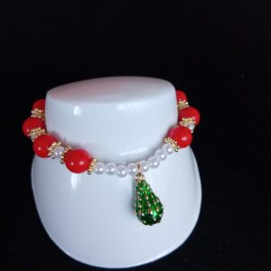 Pulsera con dijes oro laminado