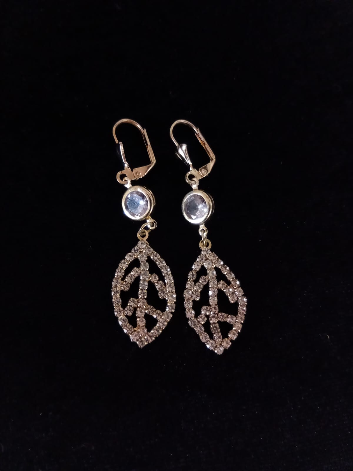 Arete largo oro laminado