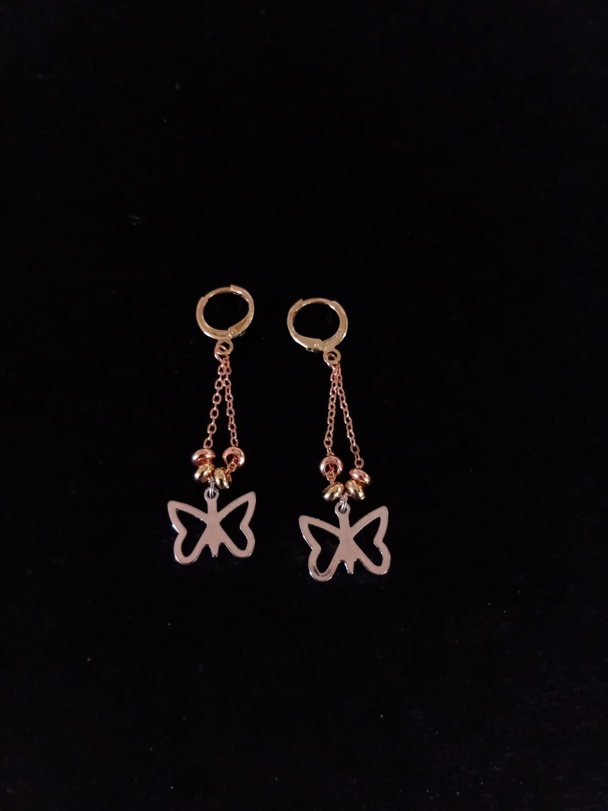 Arete largo oro laminado