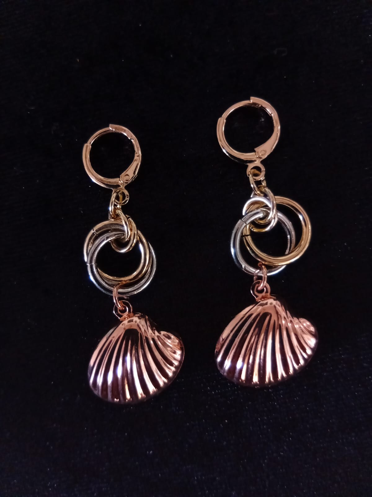 Arete largo oro laminado