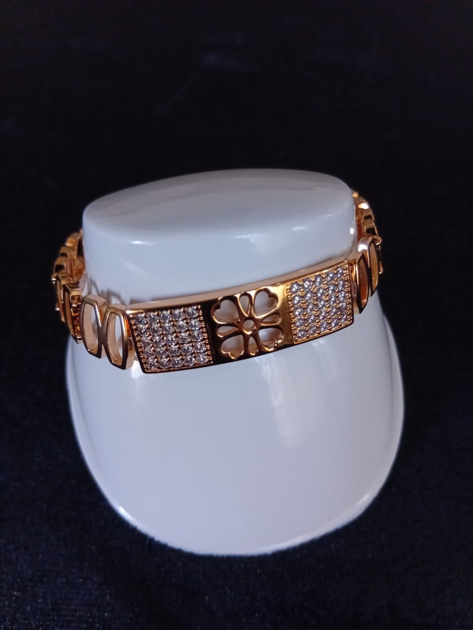 Esclava con zirconia oro laminado