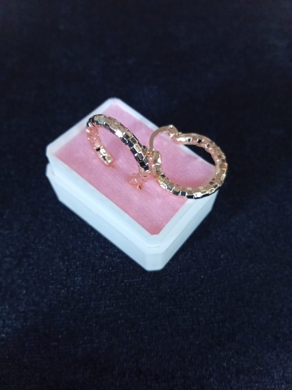 Arracada gruesa oro laminado