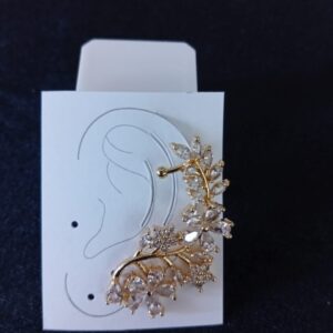 Arete trepador mariposa oro laminado