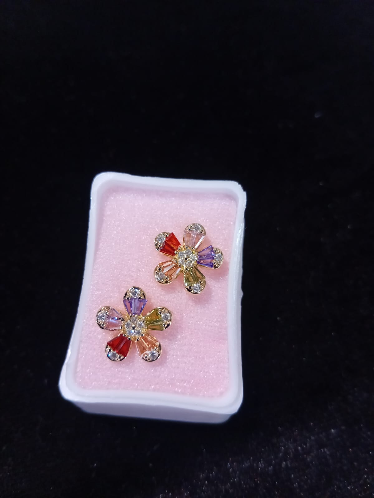 Arete poste mariposa oro laminado