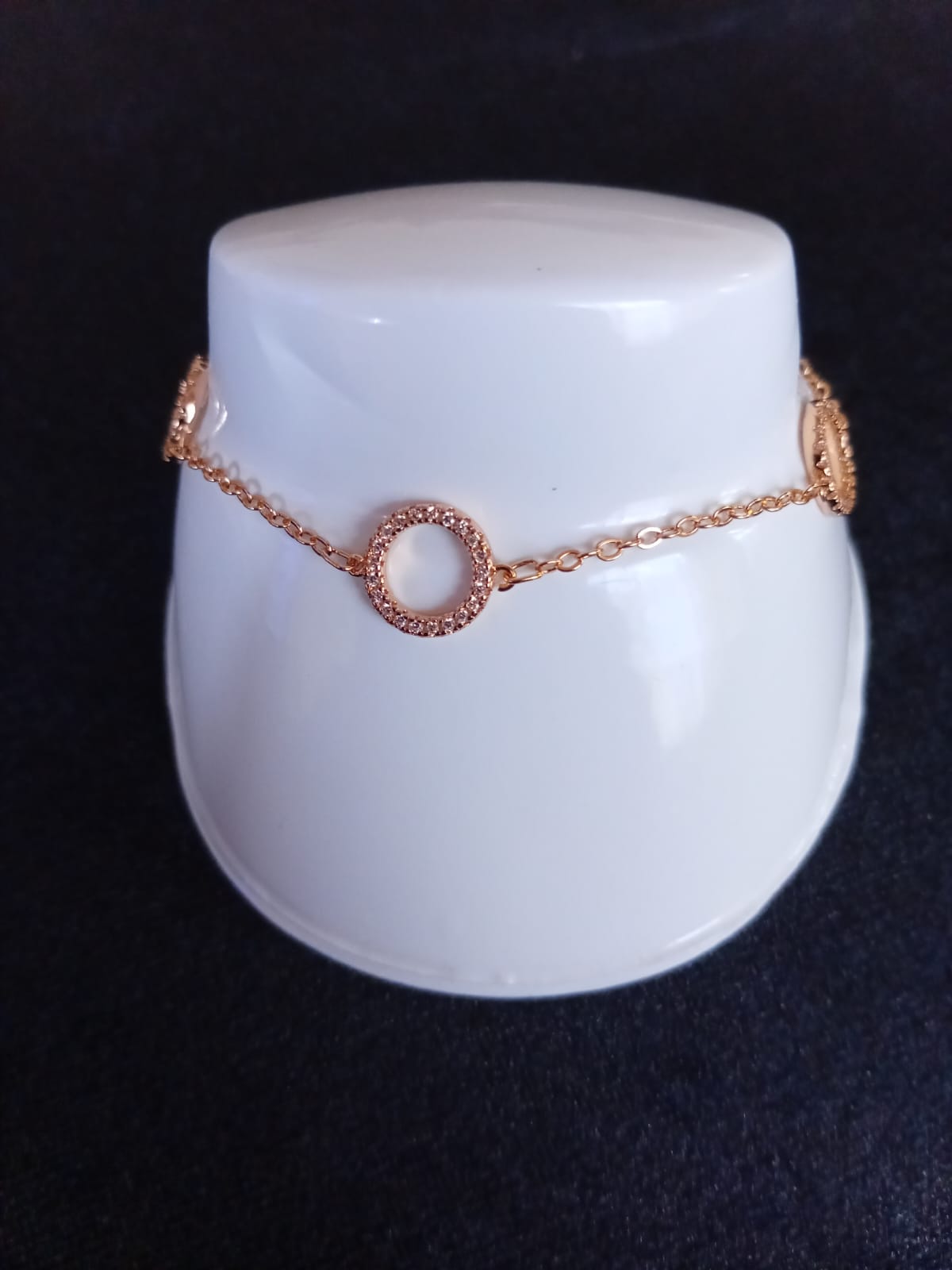 Pulsera delgada con zirconia  oro laminado