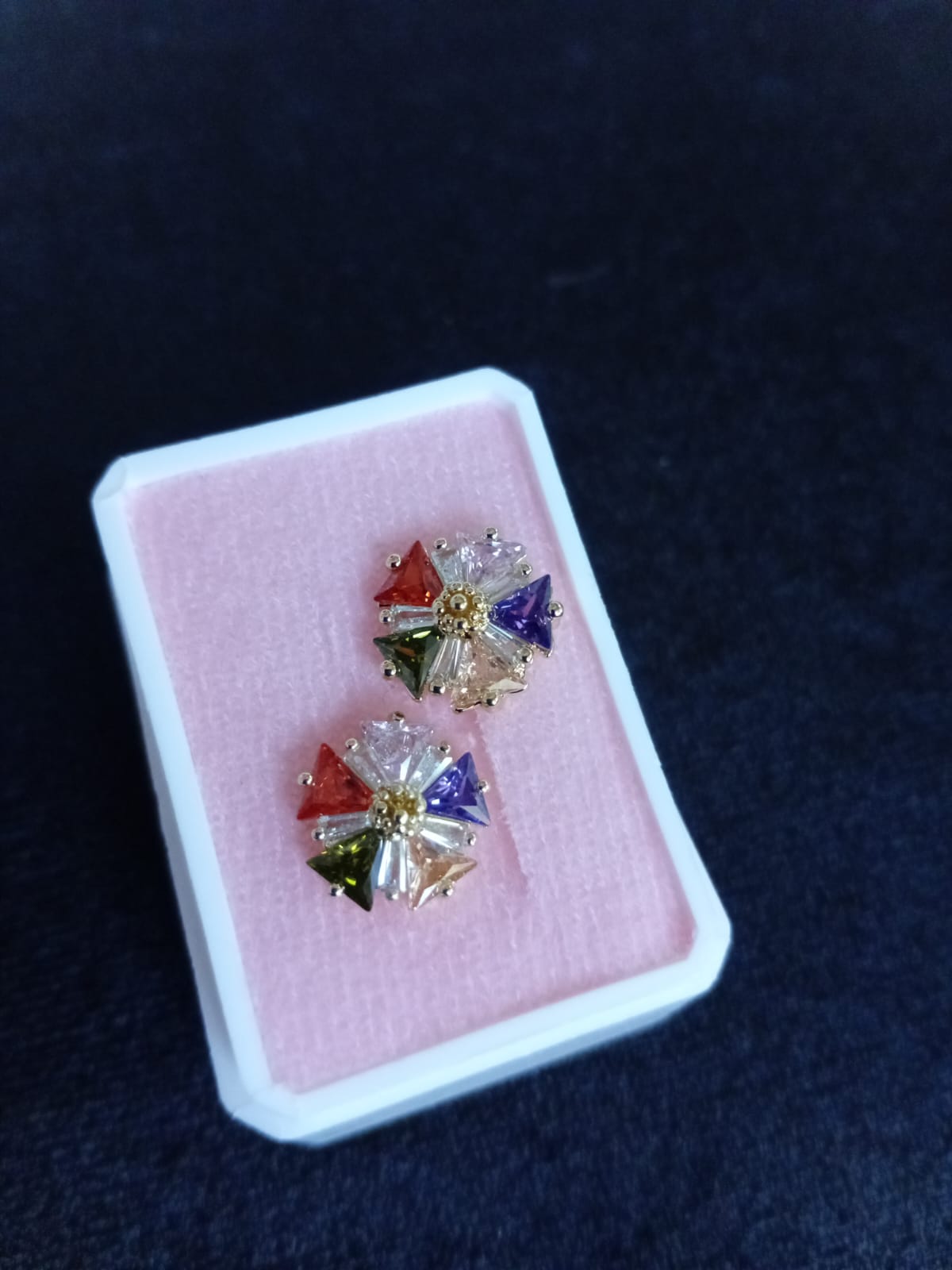 Arete poste mariposa oro laminado