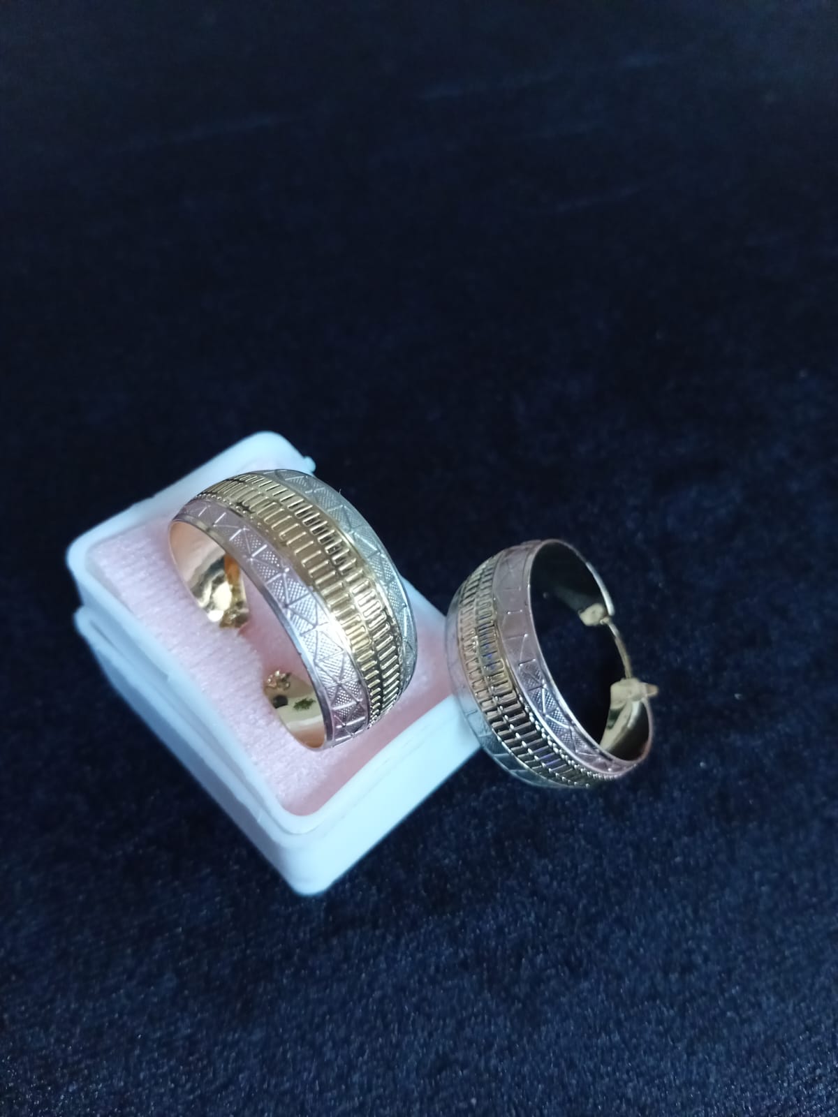 Arracada gruesa oro laminado