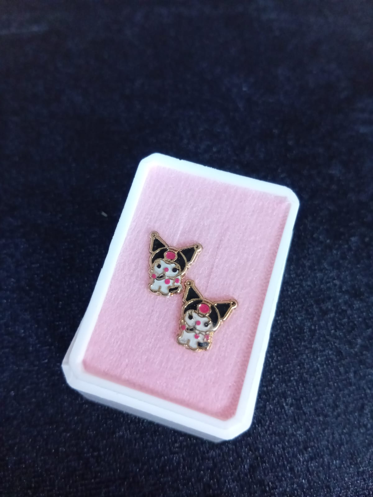 Broquel oro laminado