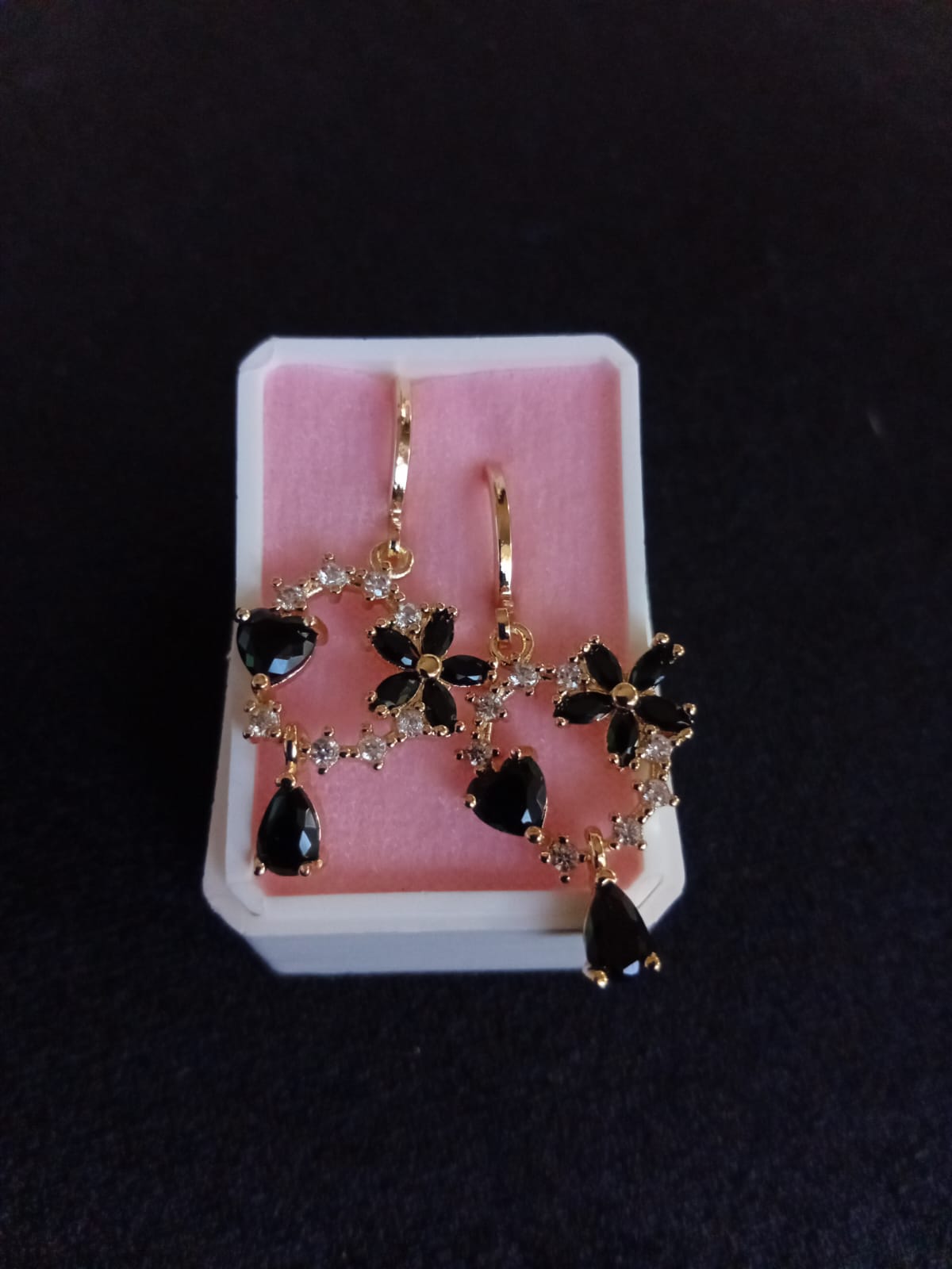 Arete largo caja  oro laminado