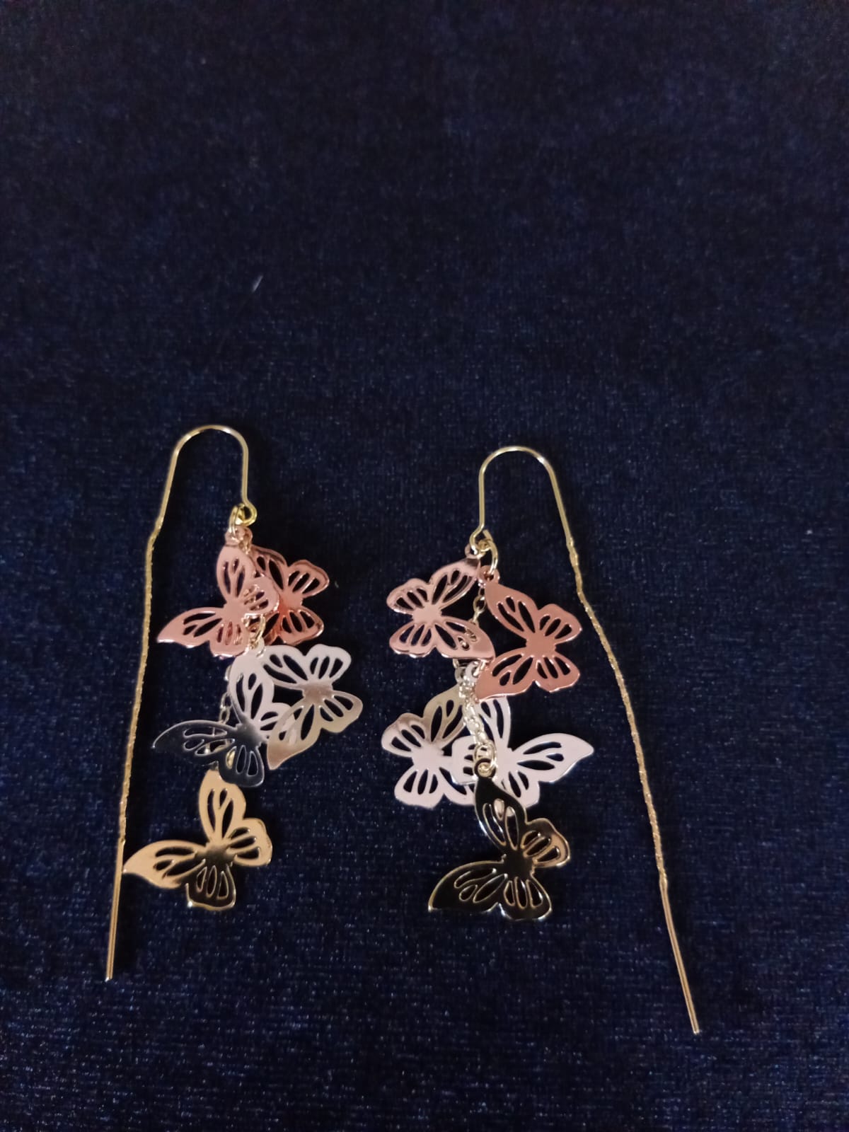 Arete largo oro laminado