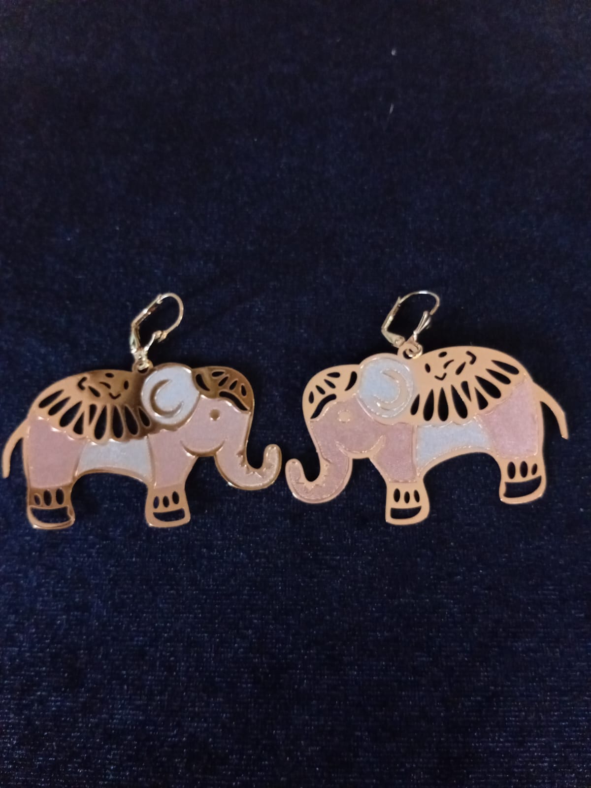 Arete largo oro laminado