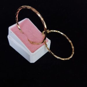 Arracada gruesa oro laminado