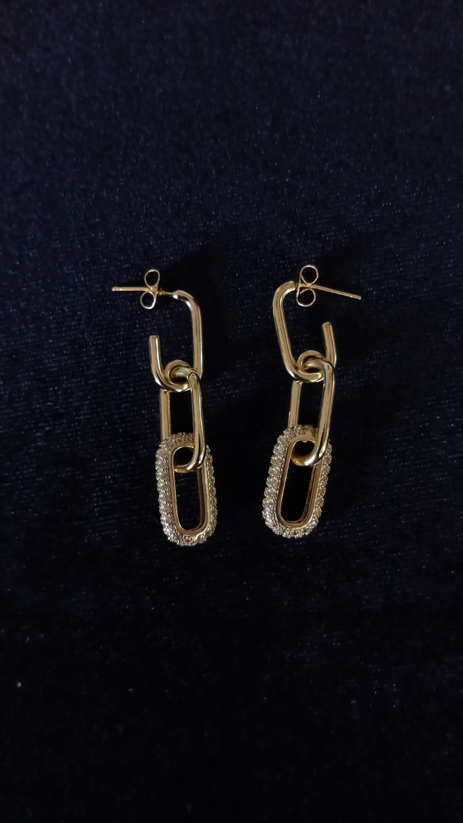 Arete largo oro laminado