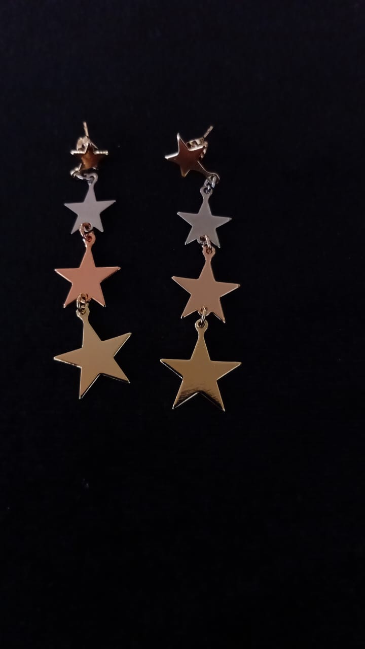 Arete largo oro laminado