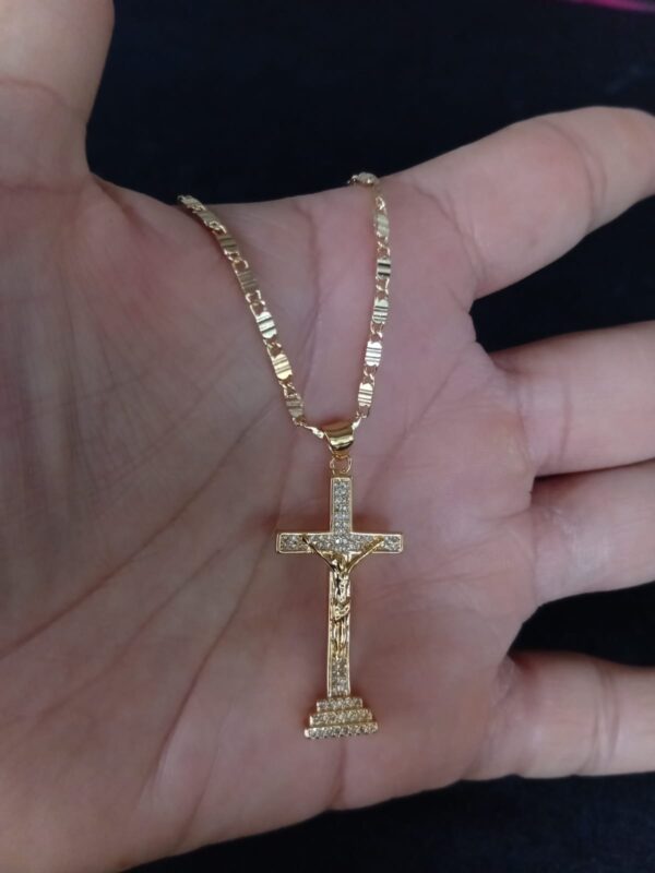Cruz mediana oro laminado