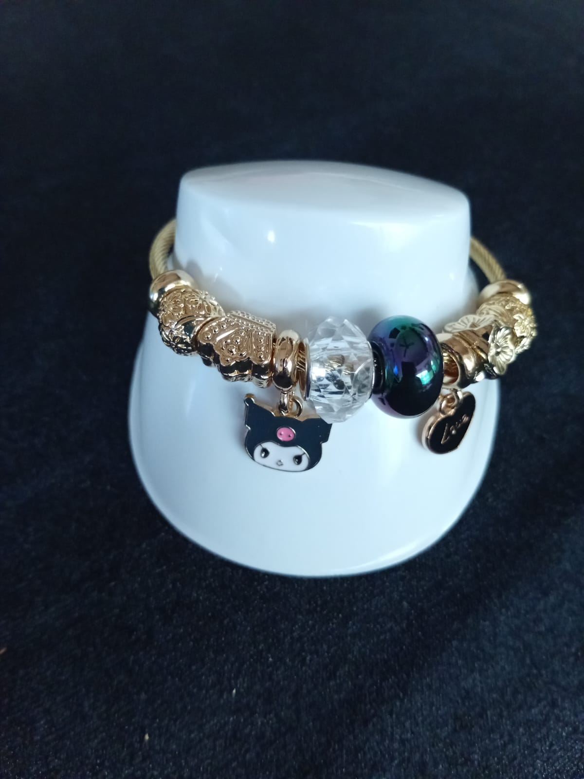 Pulsera ajustable con dijes oro laminado