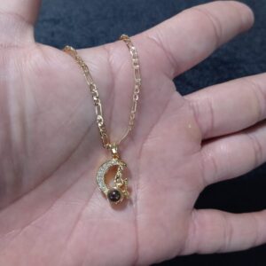 Dije mediano oro laminado