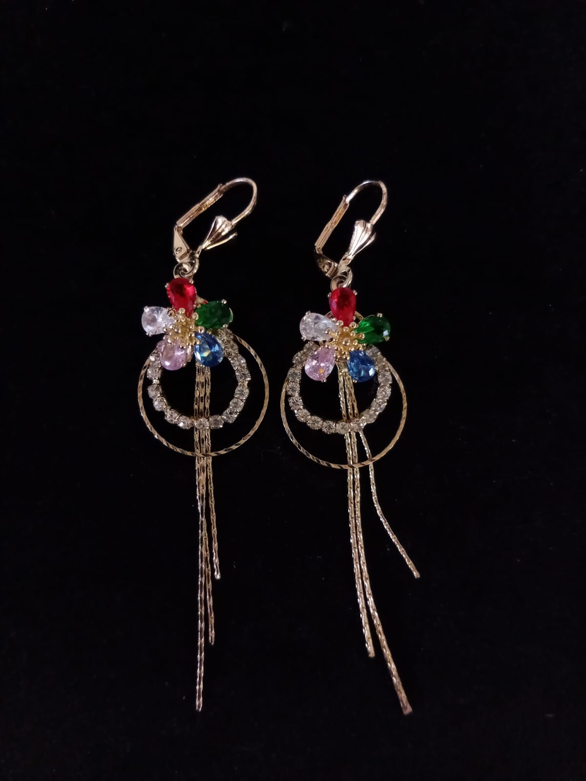 Arete largo oro laminado