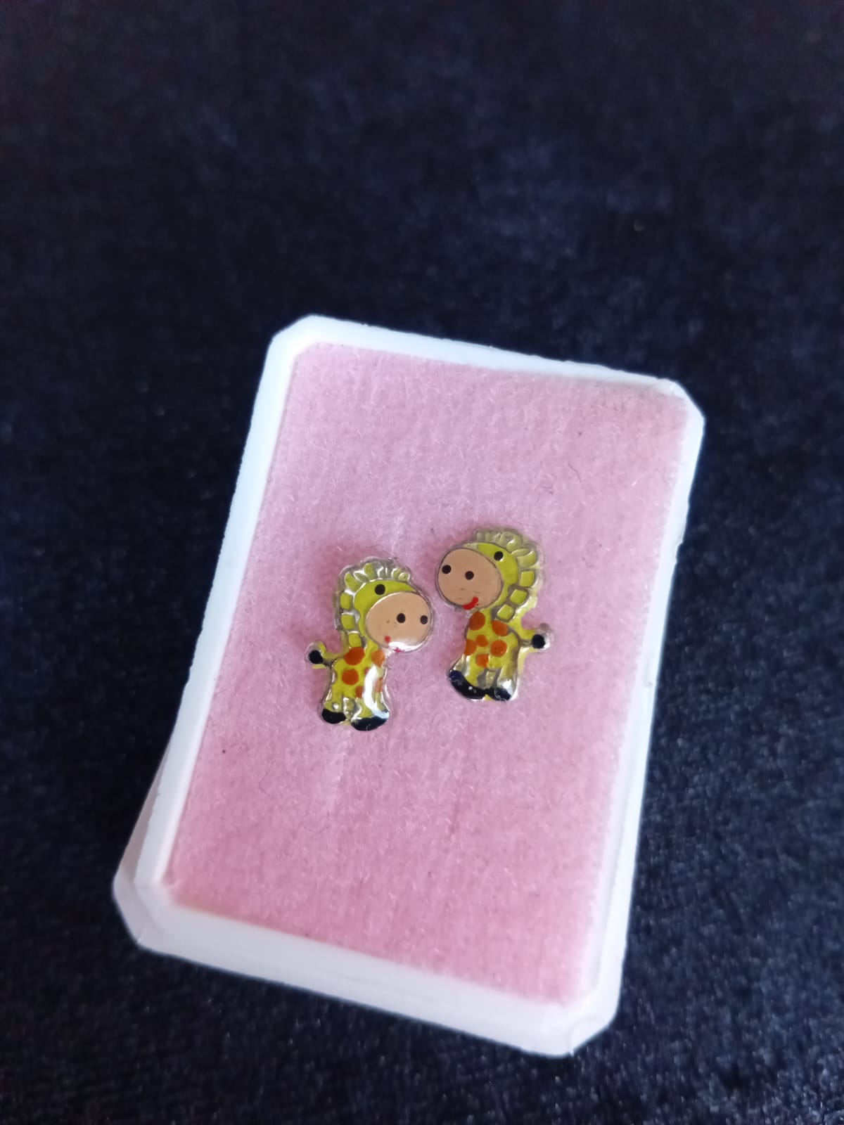 Broquel oro laminado