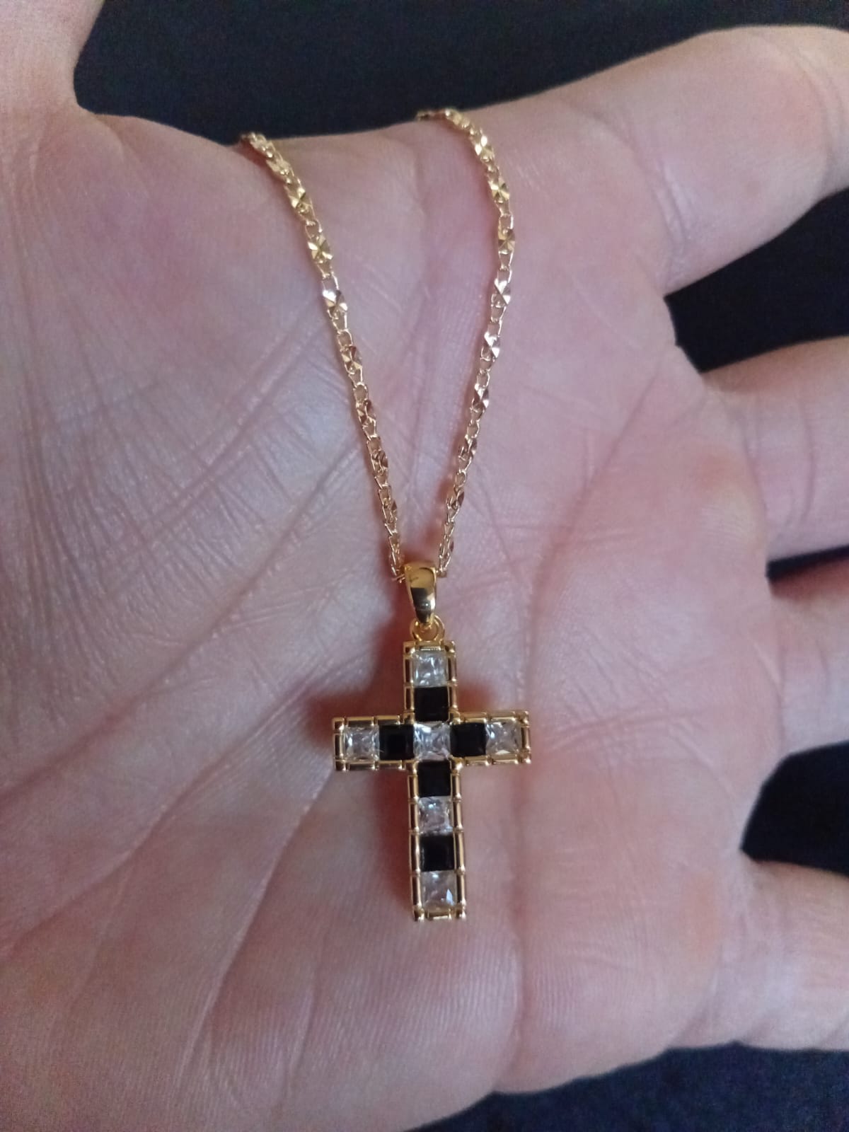 Cruz chica oro laminado