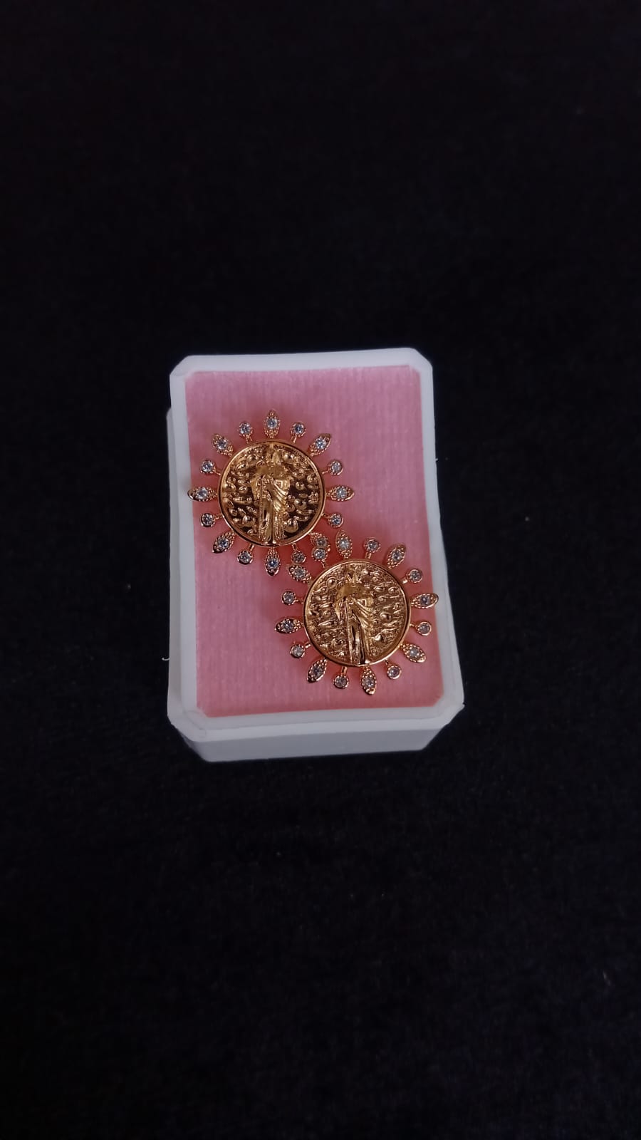 Arete poste mariposa oro laminado