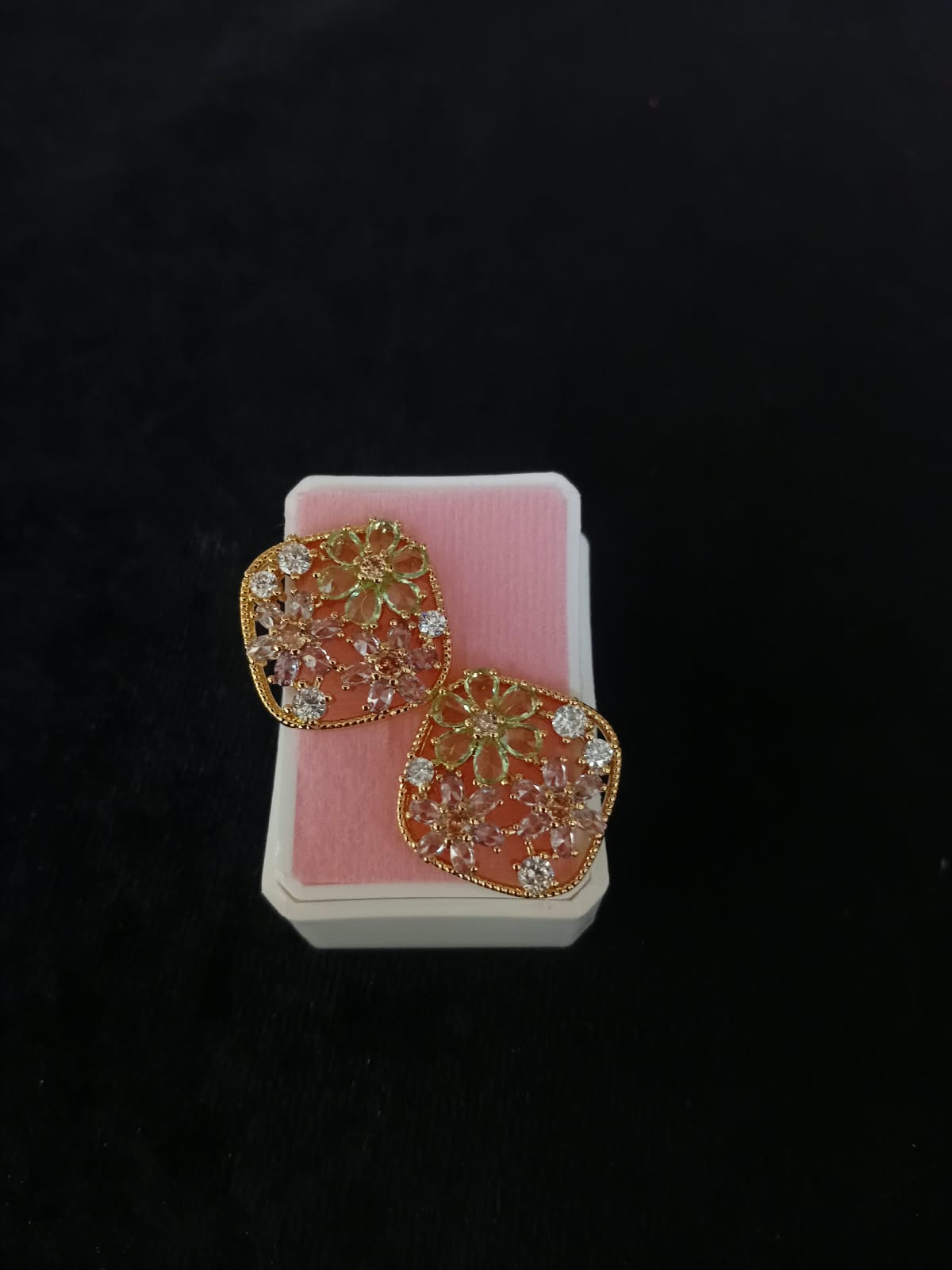 Arete poste mariposa oro laminado