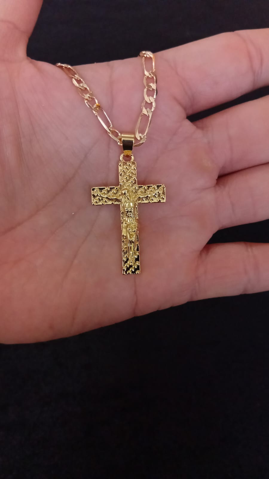 Cruz mediana oro laminado