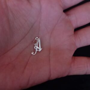 Inicial cursiva plata .925