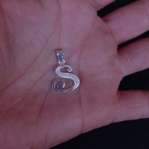 Inicial cursiva plata .925